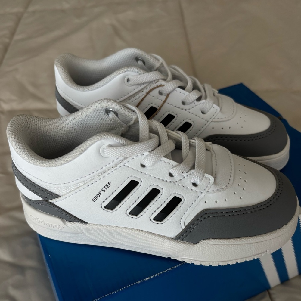 Adidas door step toddler new 10k